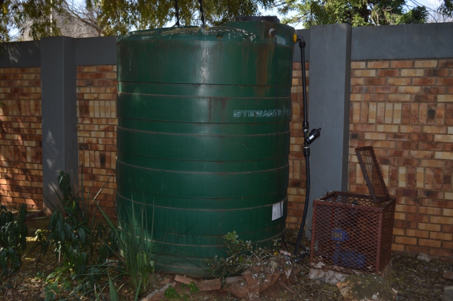 To Let Commercial Property for Rent in Flamwood North West